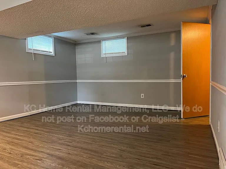 6708 W 71st Ter — Photo 17