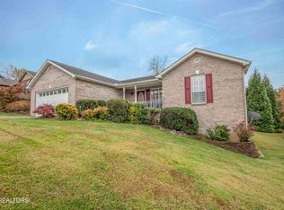 6142 Rivers Run Dr, Knoxville, TN 37914