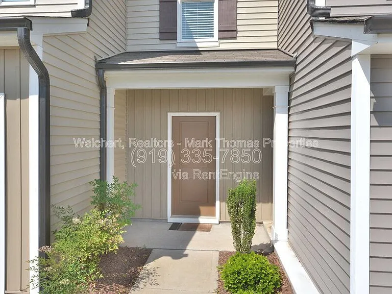 409 Vassar Dr — Photo 3
