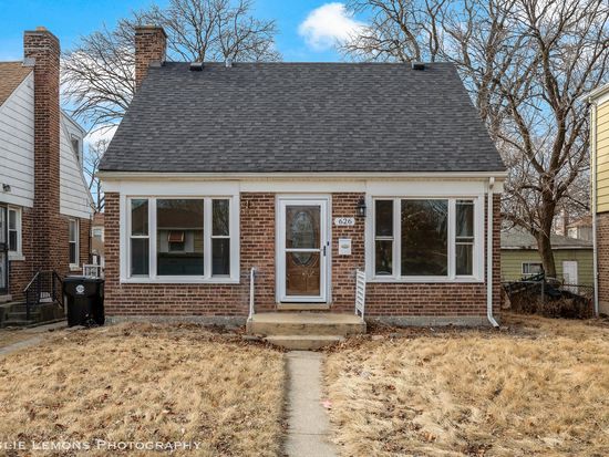 626 Manchester Ave, Westchester, IL 60154