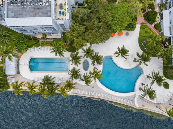 680 NE 64th St APT A300, Miami, FL 33138
