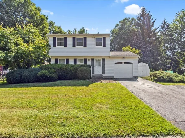 120 Smokey Hollow Rd, Baldwinsville, NY 13027