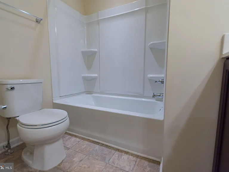 132 Oflannery Ct — Photo 42