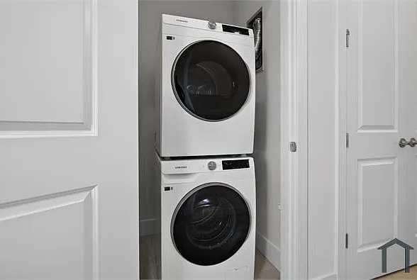 529 E Fiorino St #529 — Photo 8
