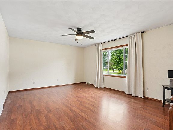 3rd image of 608 2nd Ave NW