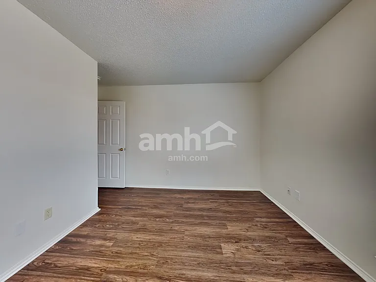 1311 Calvert Dr — Photo 22