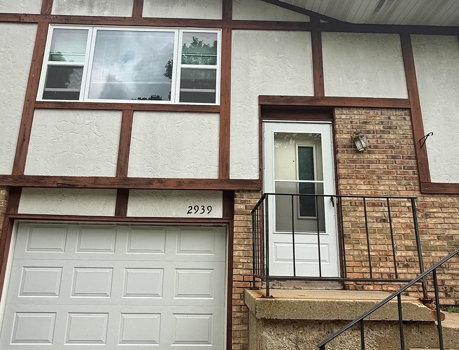 5 bed, 2.0 bath, 1480 sqft, $2,400 — Photo 1