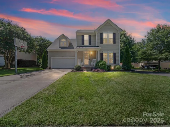 3301 Old Knobbley Oak Dr, Gastonia, NC 28056