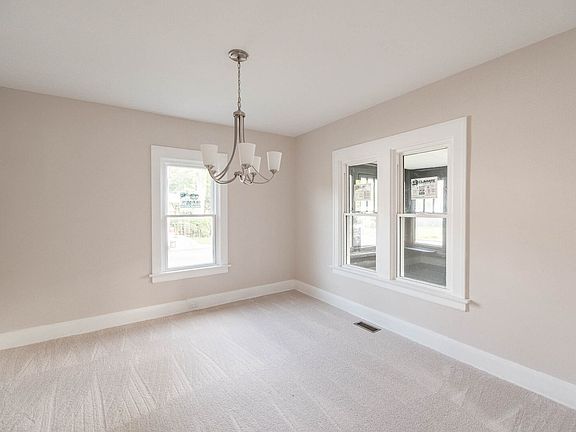 4th image of 129 W Blair St