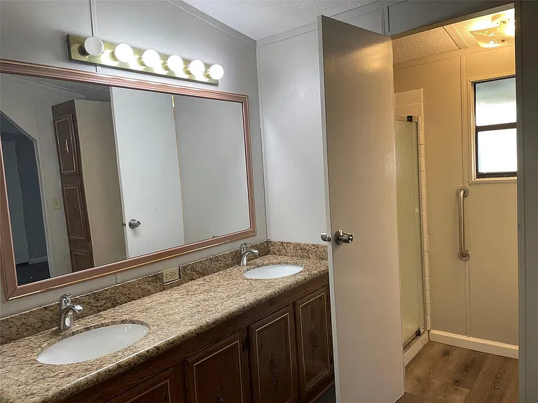 228 Hambrick Rd — Photo 15
