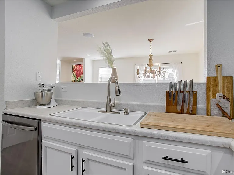 21936 E Crestline Pl — Photo 4