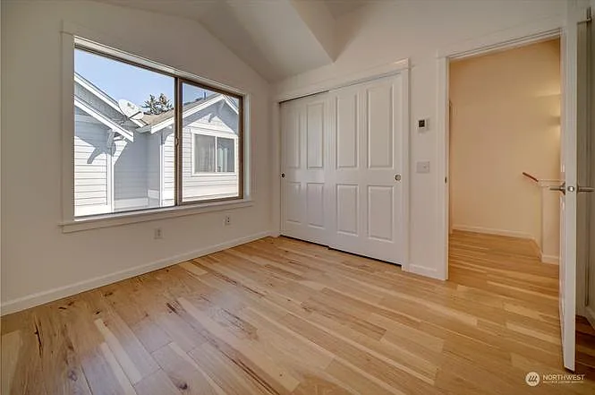 305 16th Ave S — Photo 15