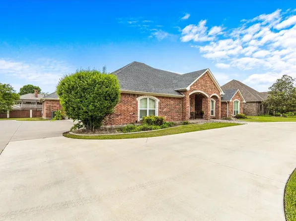 1317 Wedgewood Dr, Cleburne, TX 76033