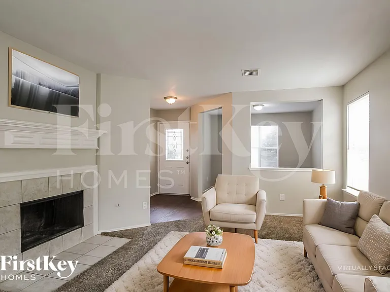8126 Liberty Point Ln — Photo 5
