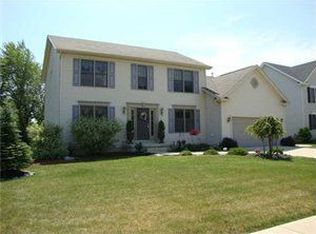 11 Americo Ct, Lancaster, NY 14086