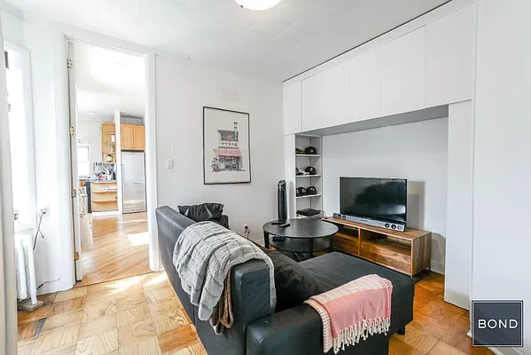 Rented by Bond New York | media 10