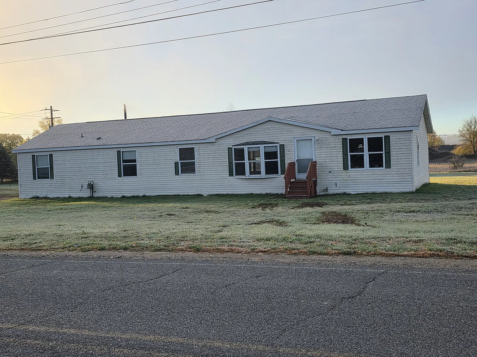 4 bed, 2128 sqft, $1,600 — Photo 1