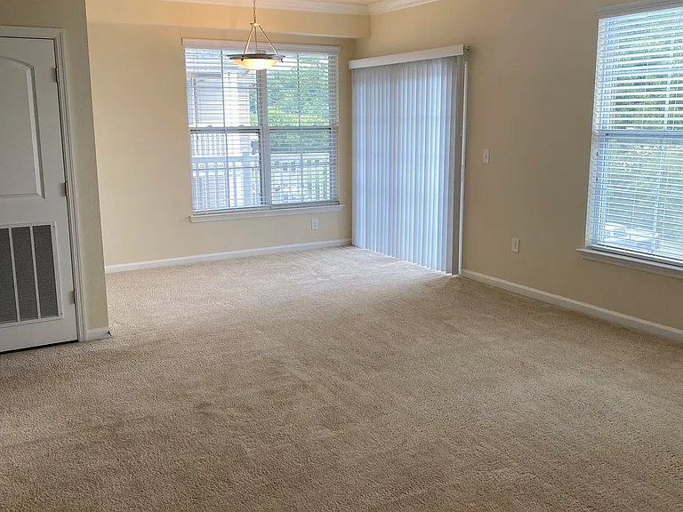 Clairmont at Hillandale — Photo 54