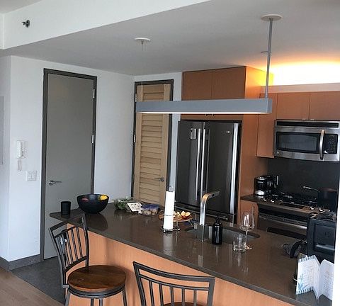 5th image of 8 Spruce St APT 19B