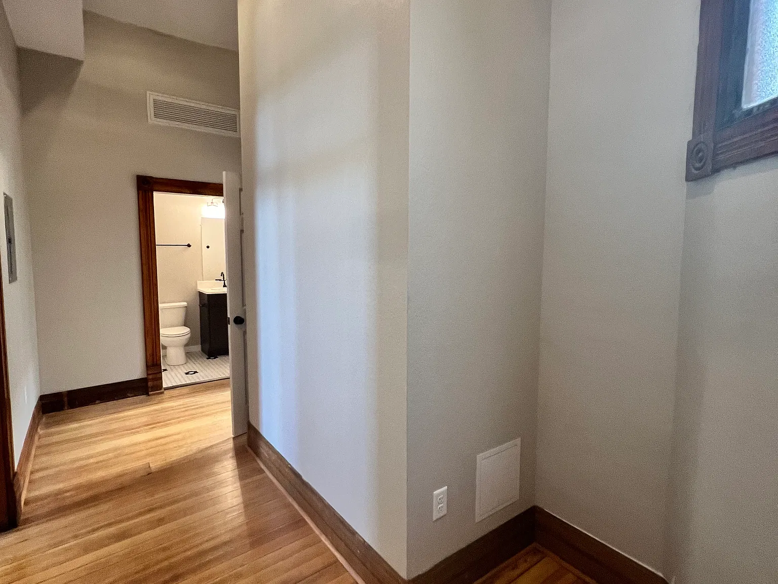 519 W Main St — Photo 4