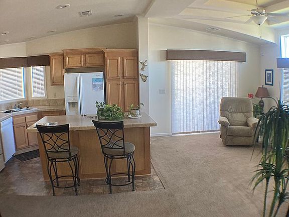 5th image of 817 Bishop Dr