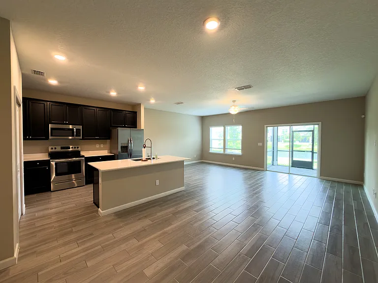 421 Boracay Cir — Photo 6