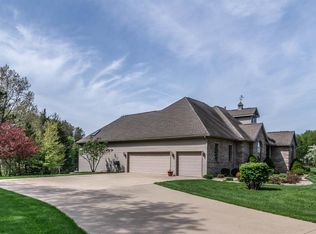 650 Cherry St, Stockbridge, MI 49285