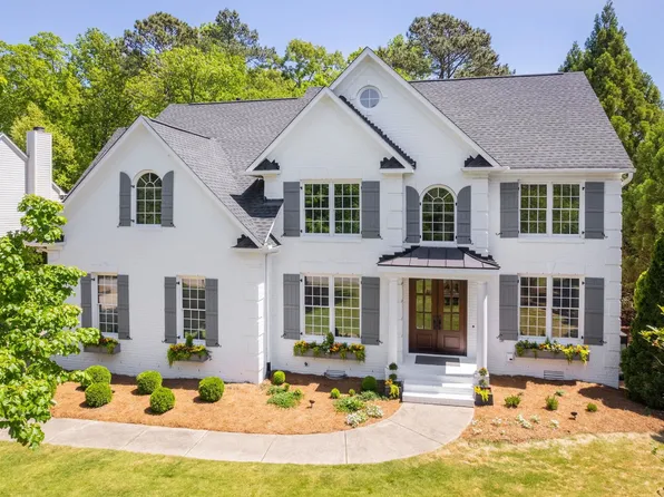 102 Peckskill Ct, Cary, NC 27519