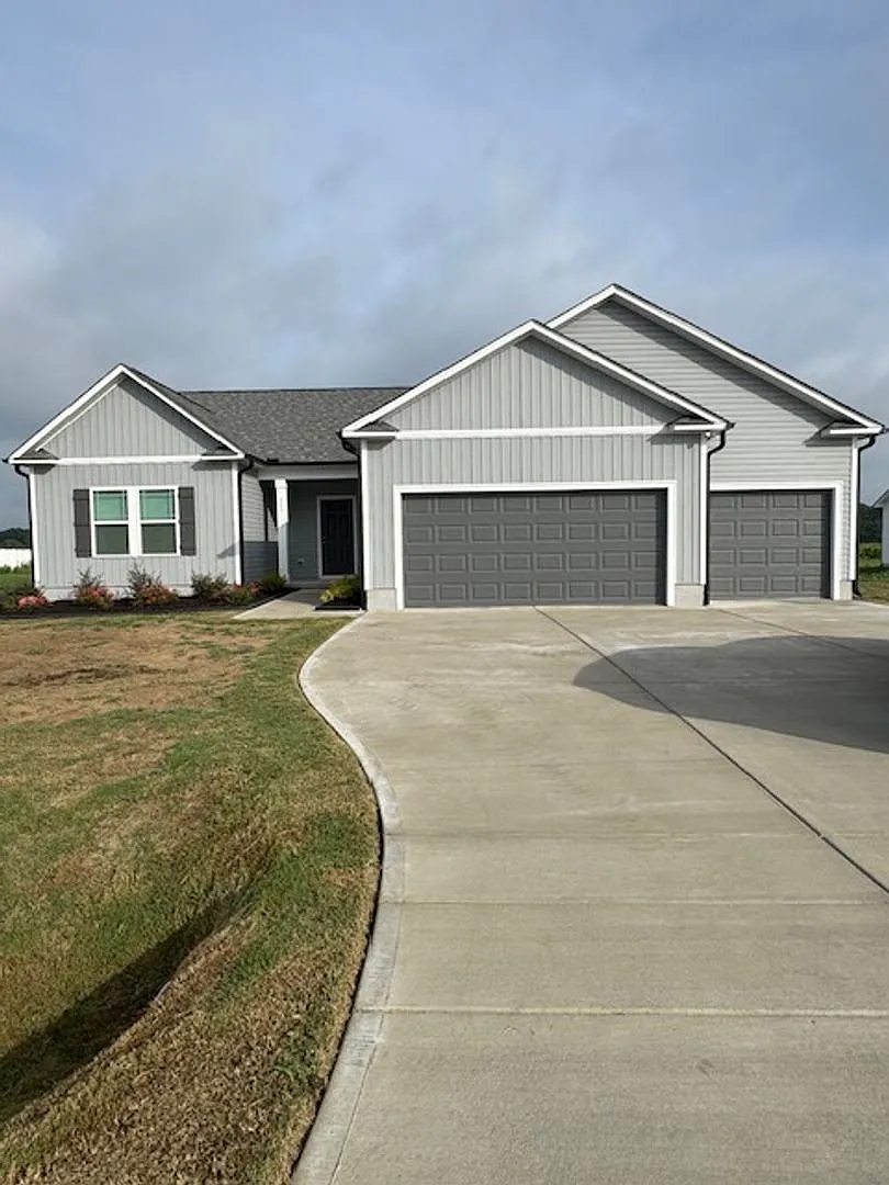 111 Kendall Farms Drive — Photo 1