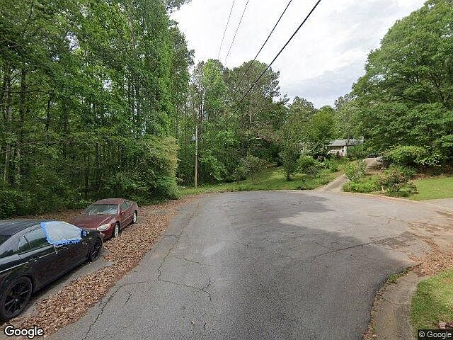 Exterior Neighborhood (street photo)