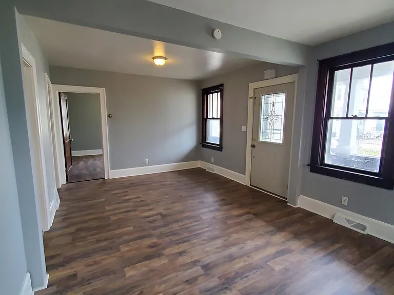 114 4th St #1 — Photo 1