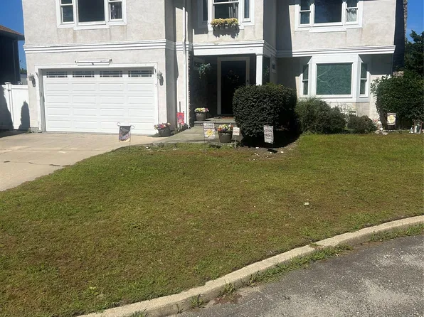 5 Vivona Court, Bayville, NY 11709