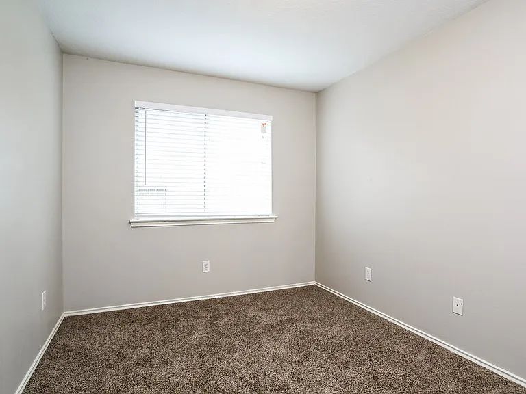 20106 Leafpark Ln — Photo 12