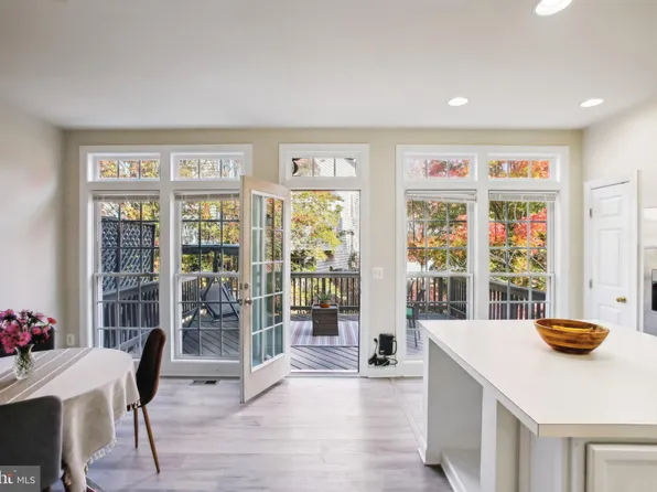 8296 Reiser Ln, Lorton, VA 22079