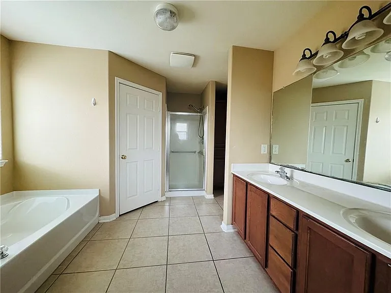 7541 Exeter — Photo 11