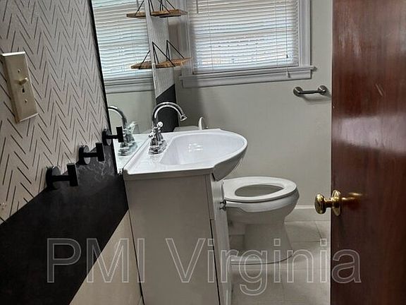 5th image of 265 Orange Ave Unit A