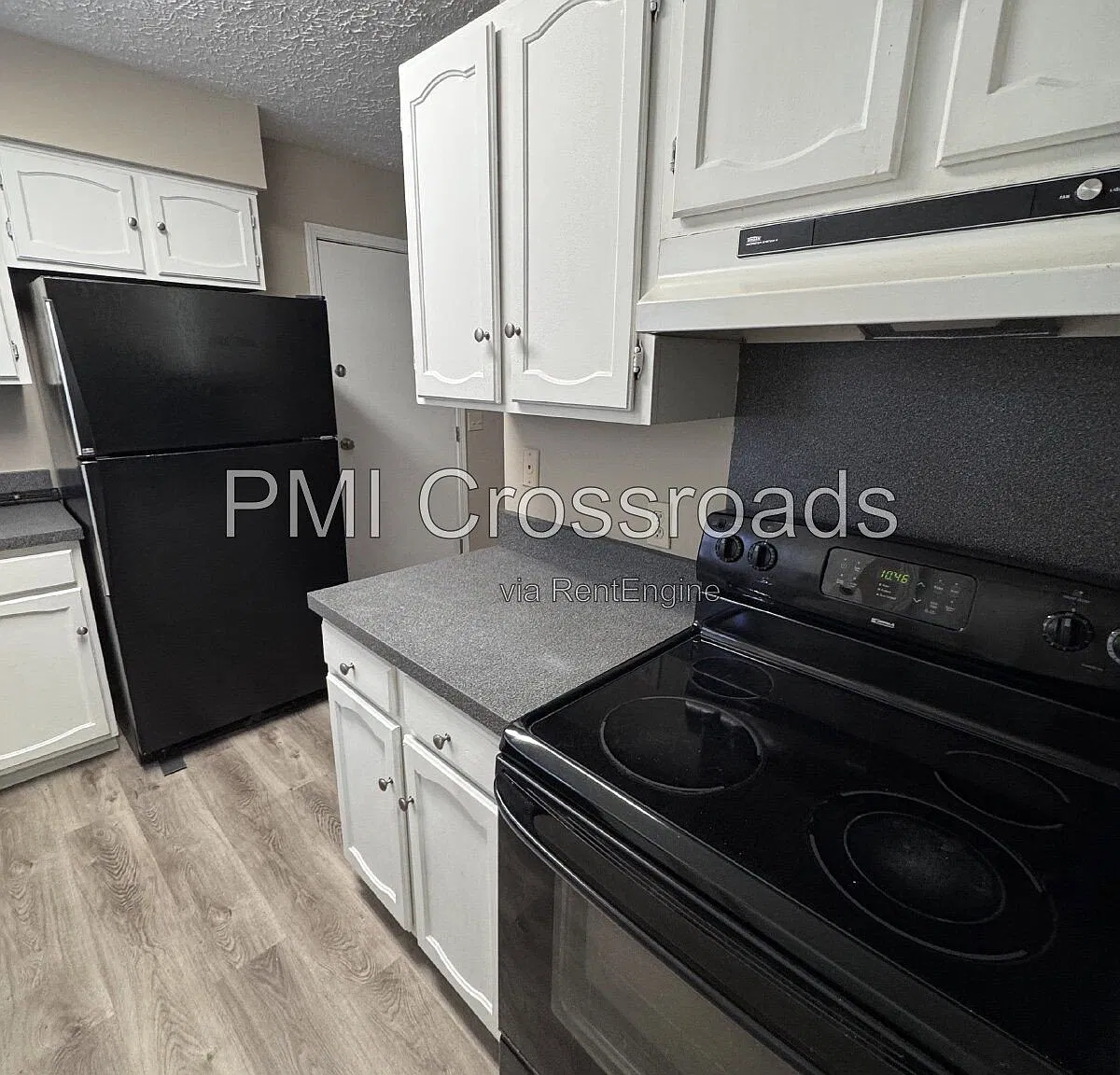 3 bed, 1.5 bath, 1140 sqft, $1,520 — Photo 2