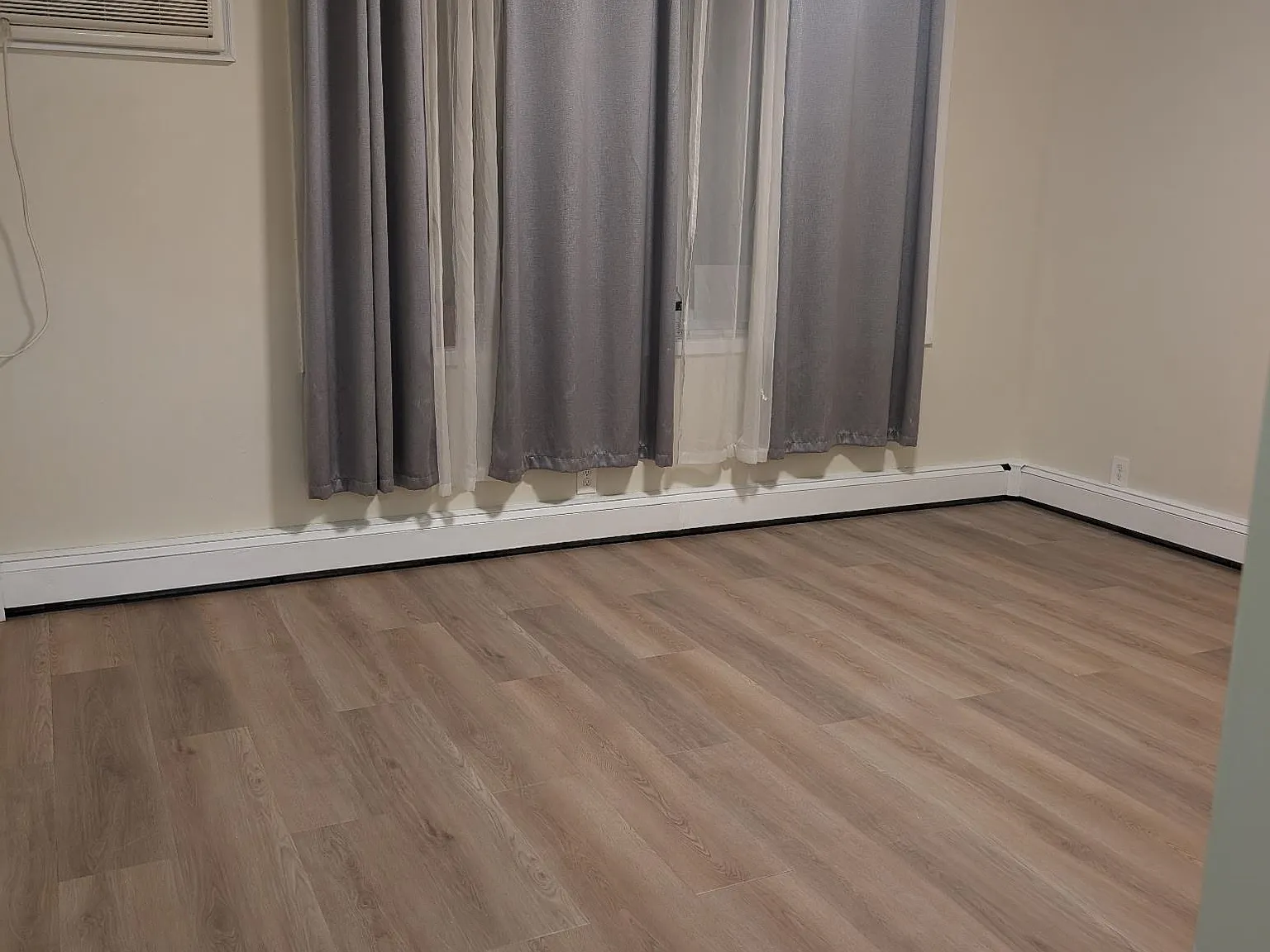 Studio, $2,100 — Photo 4