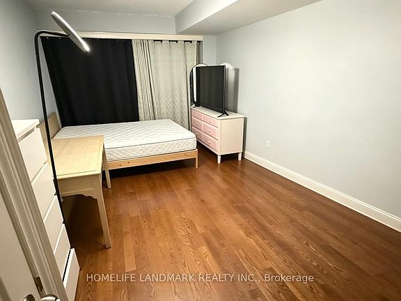 4th image of 1001 Bay St #3408