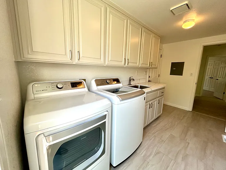 400 Jonathan Ridge Dr — Photo 54