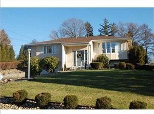 1100 Linden Dr, Jeannette, PA