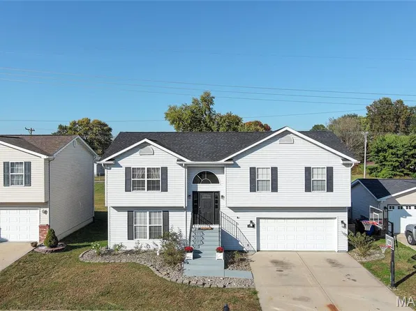 2305 Hunters Point Dr, Granite City, IL 62040