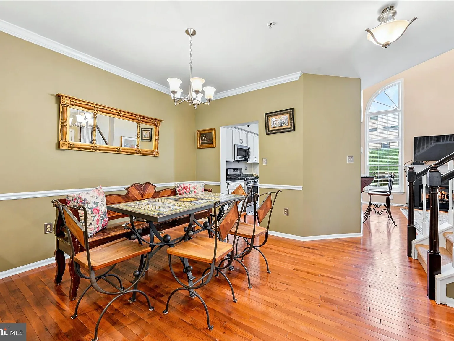 3 bed, 3.5 bath, 2808 sqft, $2,850 — Photo 3