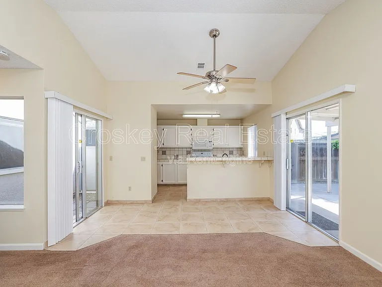 357 Hazelnut Ln — Photo 3