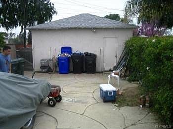 2nd image of 386 Van Ness Ave