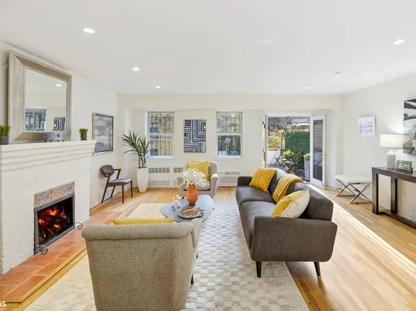 14 West 87th Street image 3 of 14