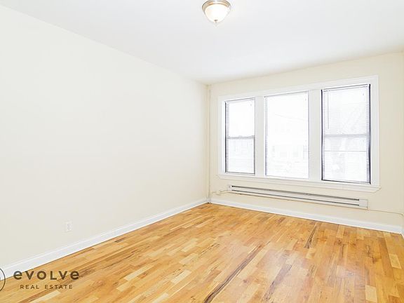 5th image of 3933 N Janssen Ave #3943S1