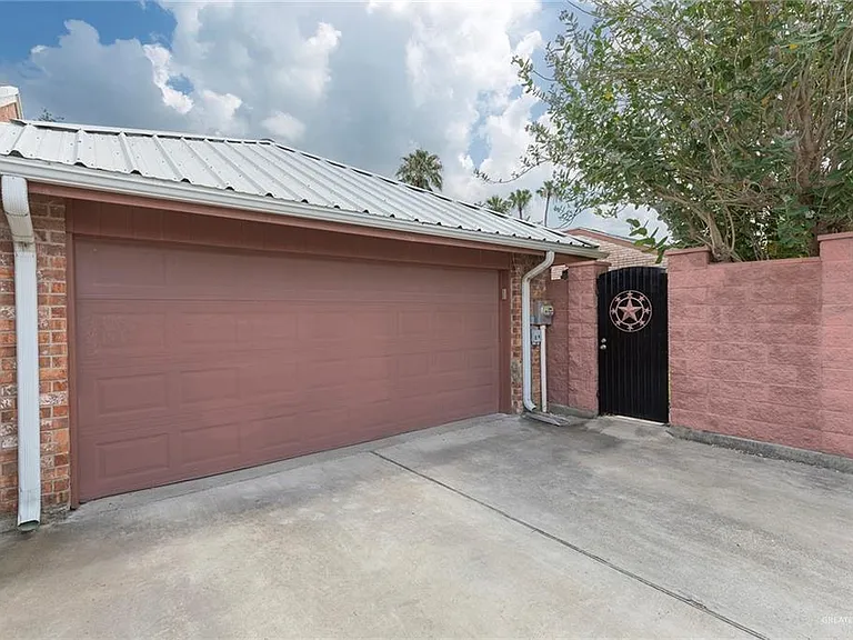 1218 Bluebird Ave — Photo 24