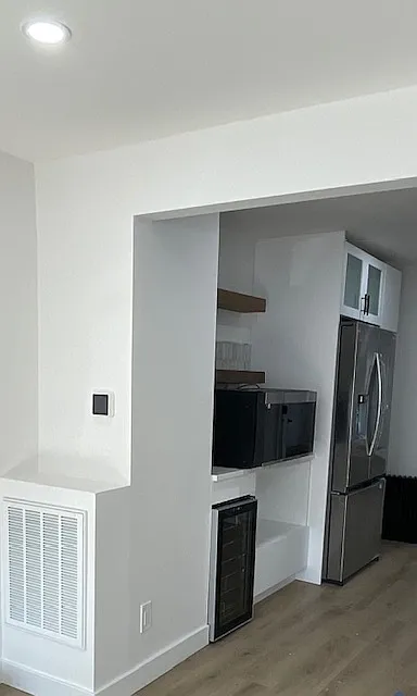 327 Knickerbocker Rd — Photo 2