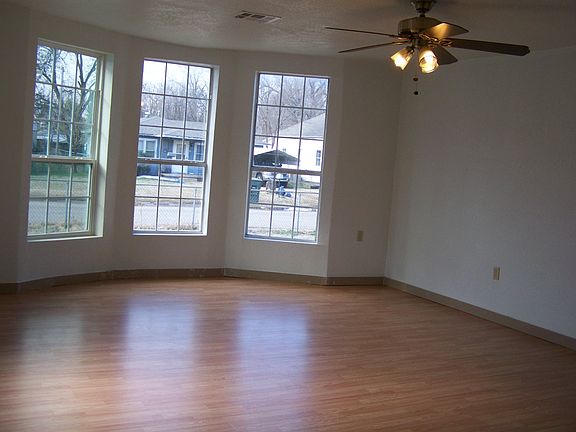 2nd image of 603 E Charles